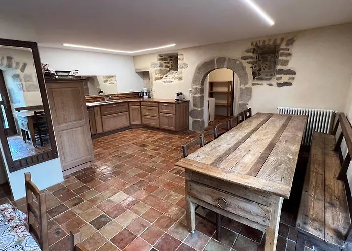 Les Distinguées -aux Bories De Prévinquières Hébergement de vacances *